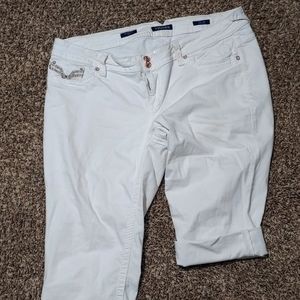 Maurices Vigoss White Capris